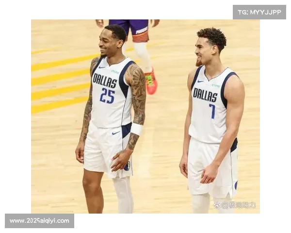 独行侠老板帕特里克·杜蒙特现身太阳主场场边观战 独行侠老板帕特里克·杜蒙特现身太阳主场场边观战